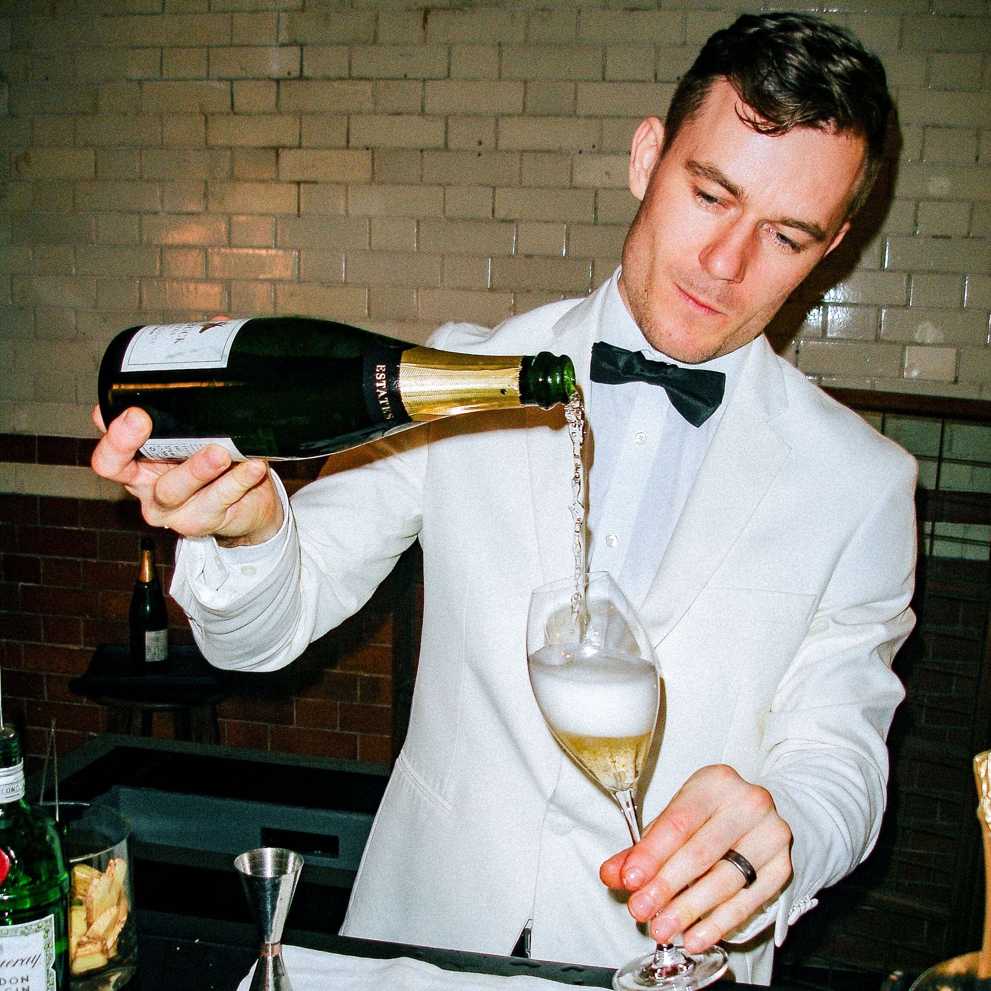How Much Wine Do I Need For My Wedding?